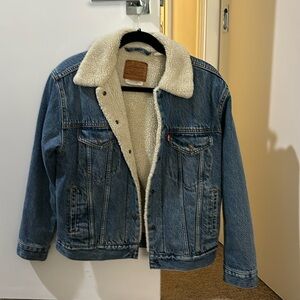 Levi Sherpa Jean jacket small
